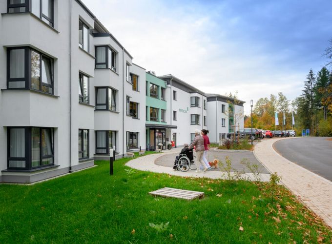 Außenaufnahme Eingang Seniorenresidenz Hermann Schall Haus